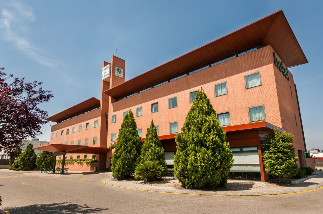 Posadas De Espana Pinto Exteriér fotografie